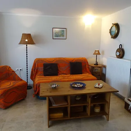 Melilofos Ground Floor Poolside * Agia Thekla
