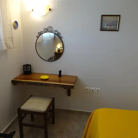 Melilofos Ground Floor Poolside Appartement Ayía Thékli